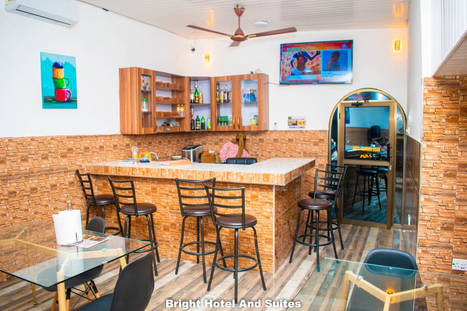 Bright Hotel and Suites restaurant and bar area